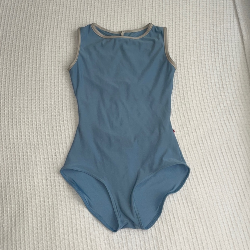 Yumiko Larissa Leotard